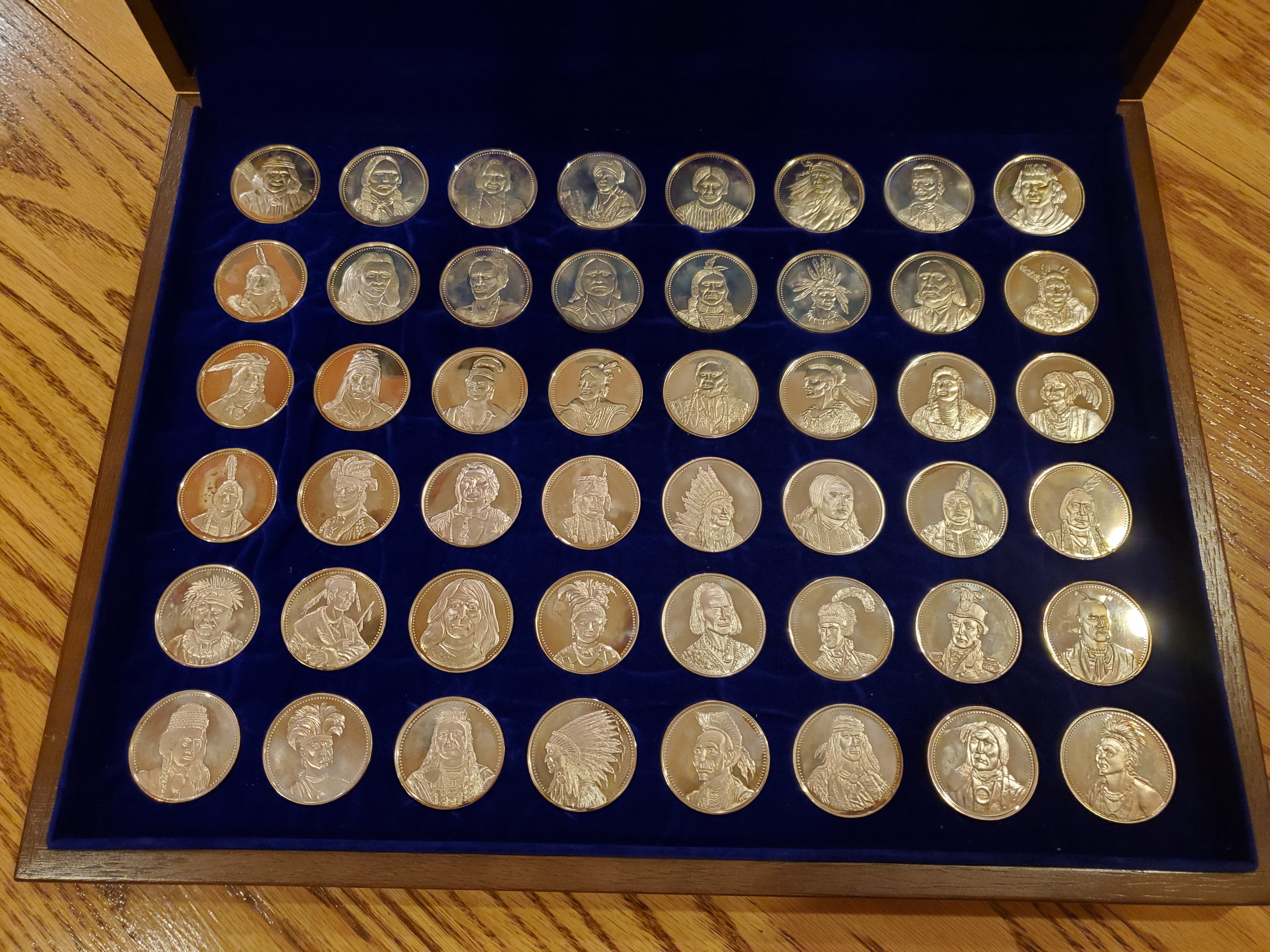 Native American Series 銀貨 ピンバッジセット　純銀 collection straight on.jpg
